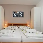 Anita 3