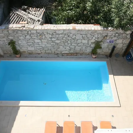 Anita 3 Apartment *