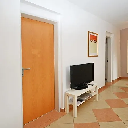 Apartment Anita 3 *