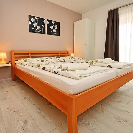Apartment Anita 3 *